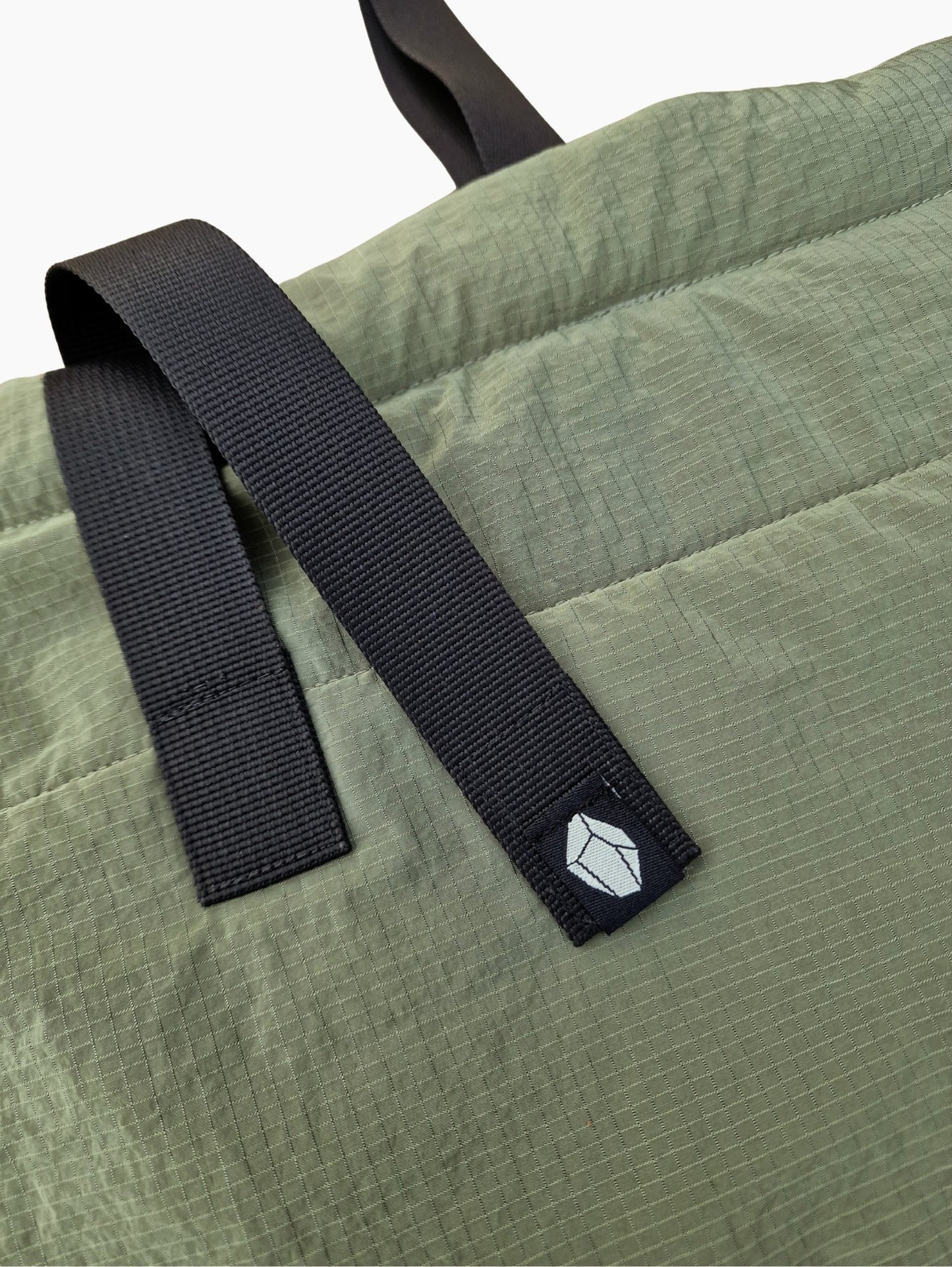 Bolso acolchado con malla 3D 'Olive root'